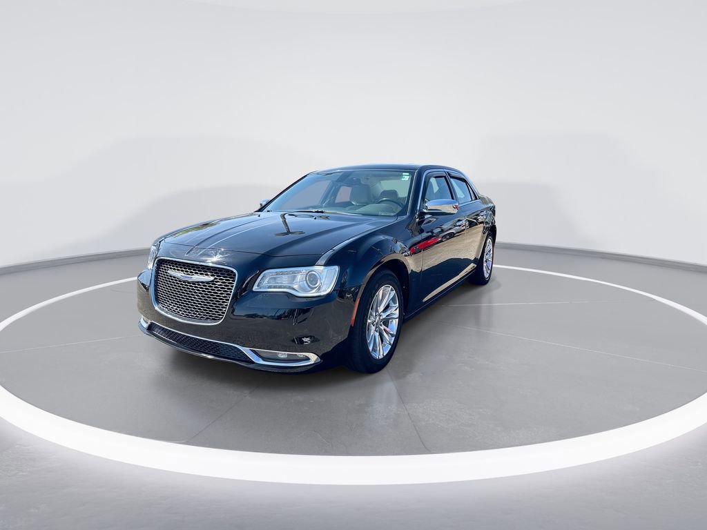 Used 2015 Chrysler 300 C image 4
