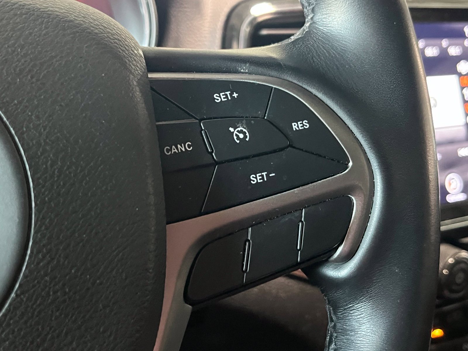 Used 2022 Jeep Grand Cherokee Limited AWD/4WD image 28