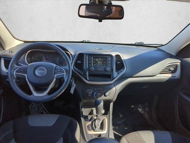 Used 2016 Jeep Cherokee Sport FWD image 30