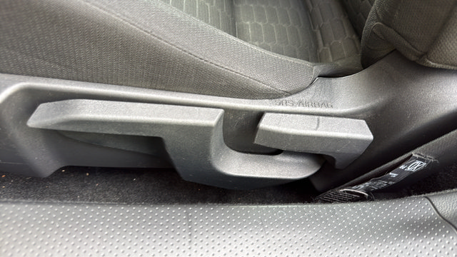 Used 2022 Toyota GR86 RWD image 13
