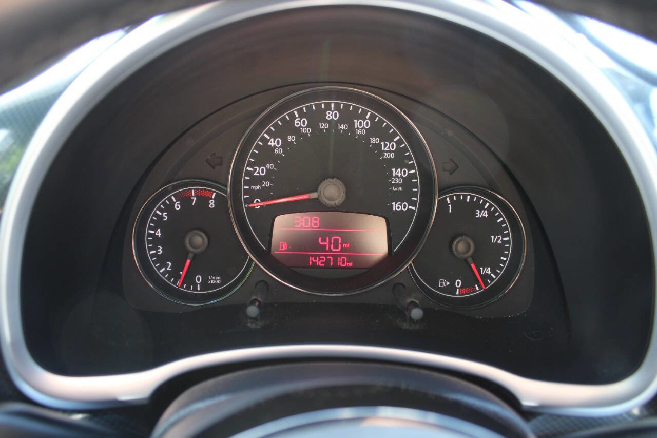 Used 2012 Volkswagen Beetle 2.0T image 30