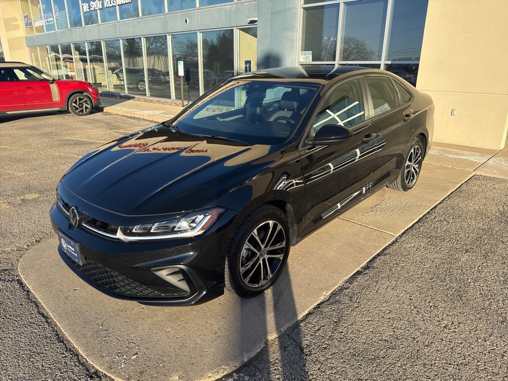 Certified 2025 Volkswagen Jetta Sport image 4