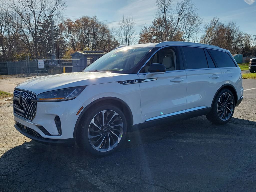 New 2026 Lincoln Aviator Reserve image 8