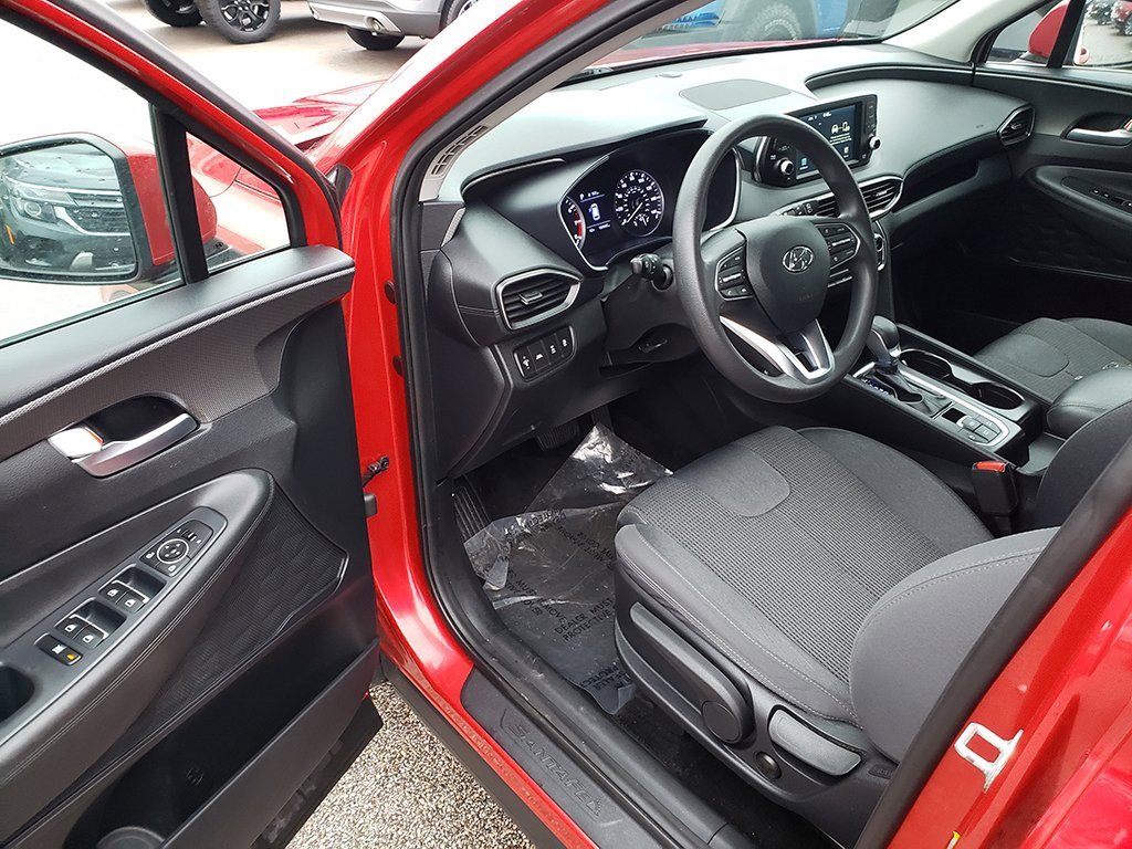 Used 2020 Hyundai Santa Fe SE image 9