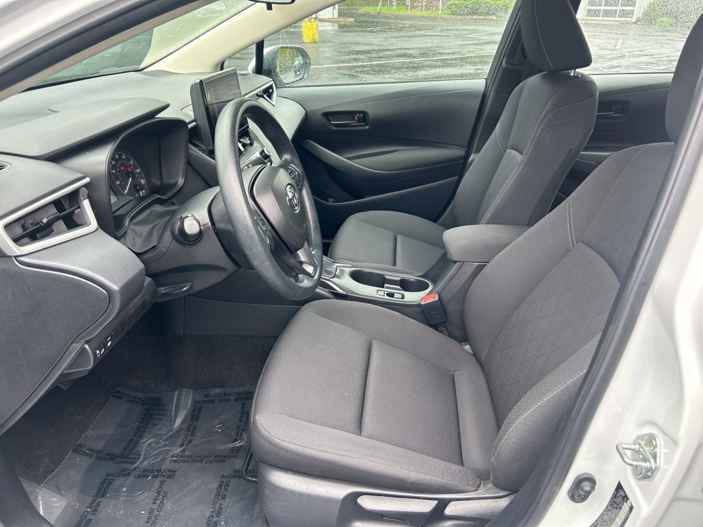 Certified 2025 Toyota Corolla LE FWD image 9