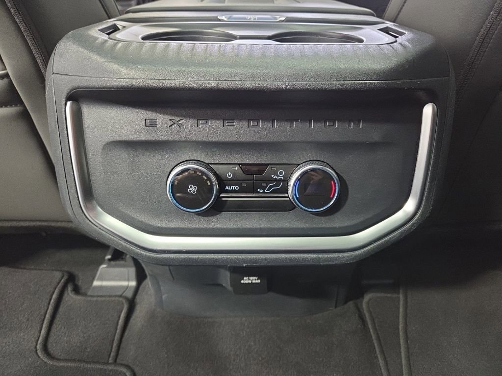 Used 2025 Ford Expedition Active AWD/4WD image 35