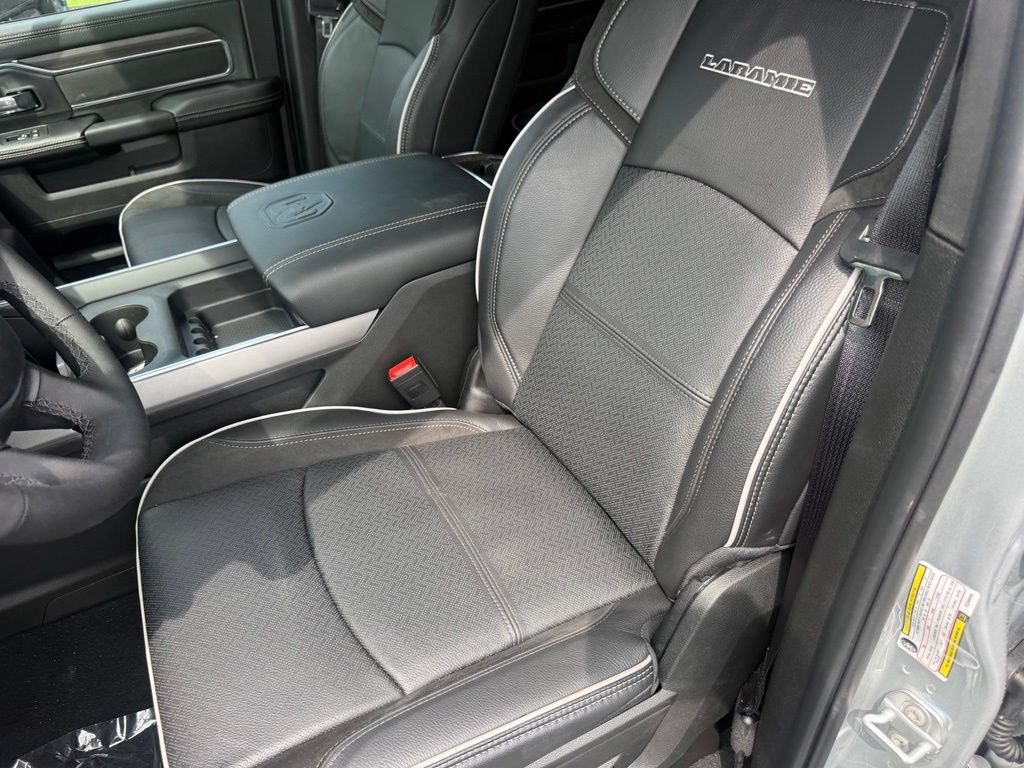 New 2026 RAM 2500 Laramie AWD/4WD image 15