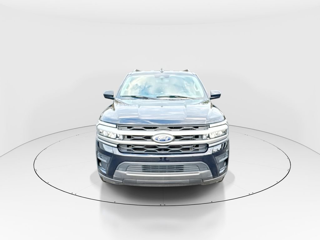 Used 2022 Ford Expedition XLT image 3