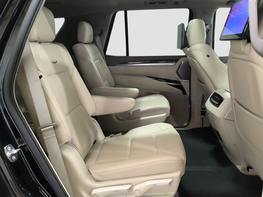 Used 2026 Cadillac Escalade Platinum Luxury AWD/4WD image 33