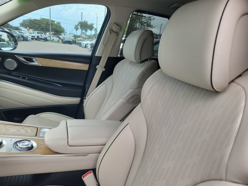 Certified 2024 Genesis GV80 2.5T w/ Prestige Package AWD/4WD image 18