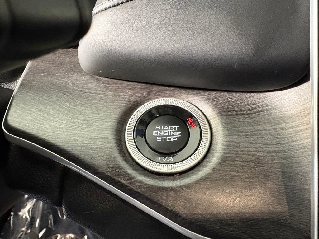 Used 2022 Jeep Grand Cherokee L Limited image 23