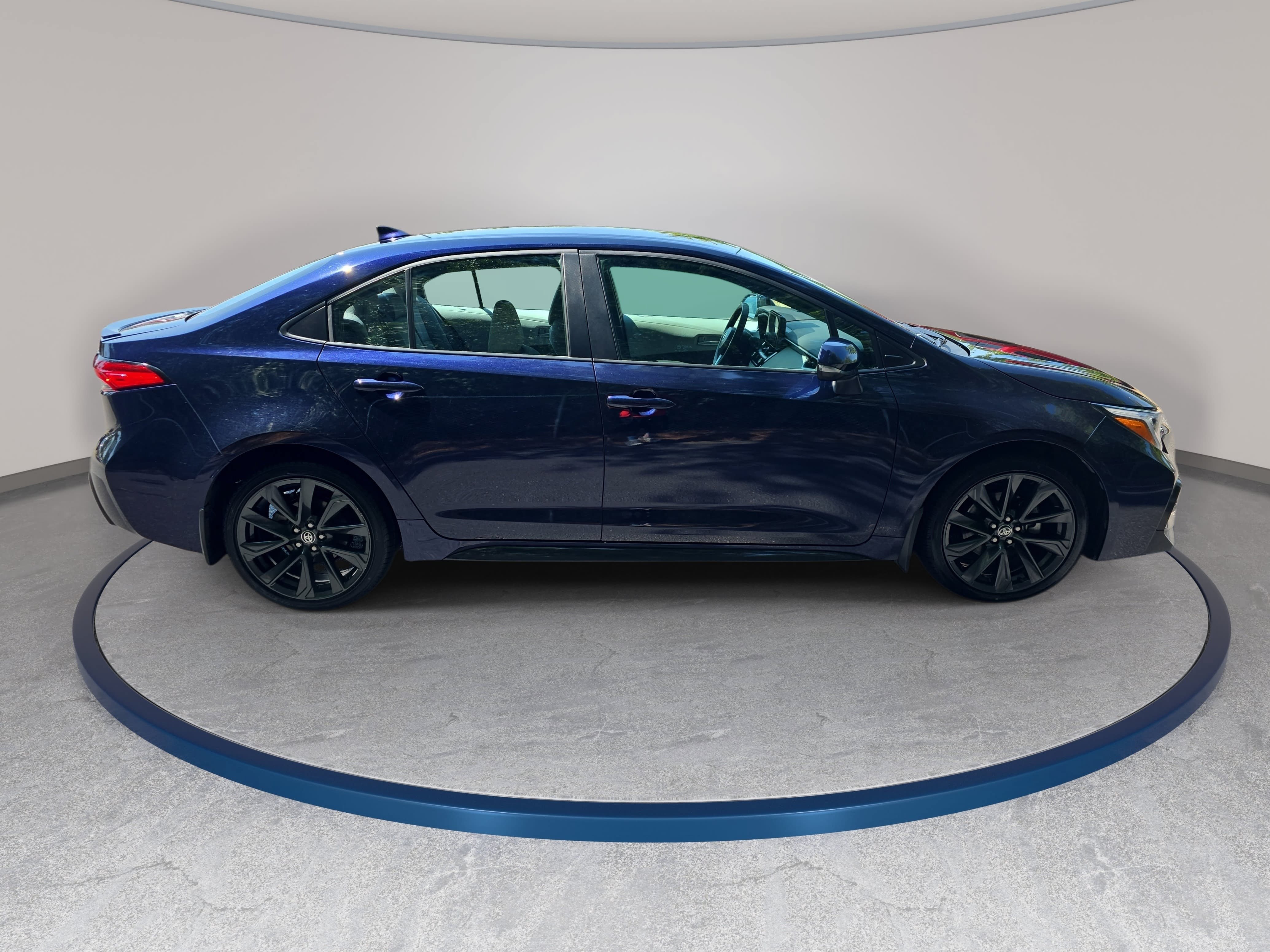 Used 2025 Toyota Corolla SE FWD image 4
