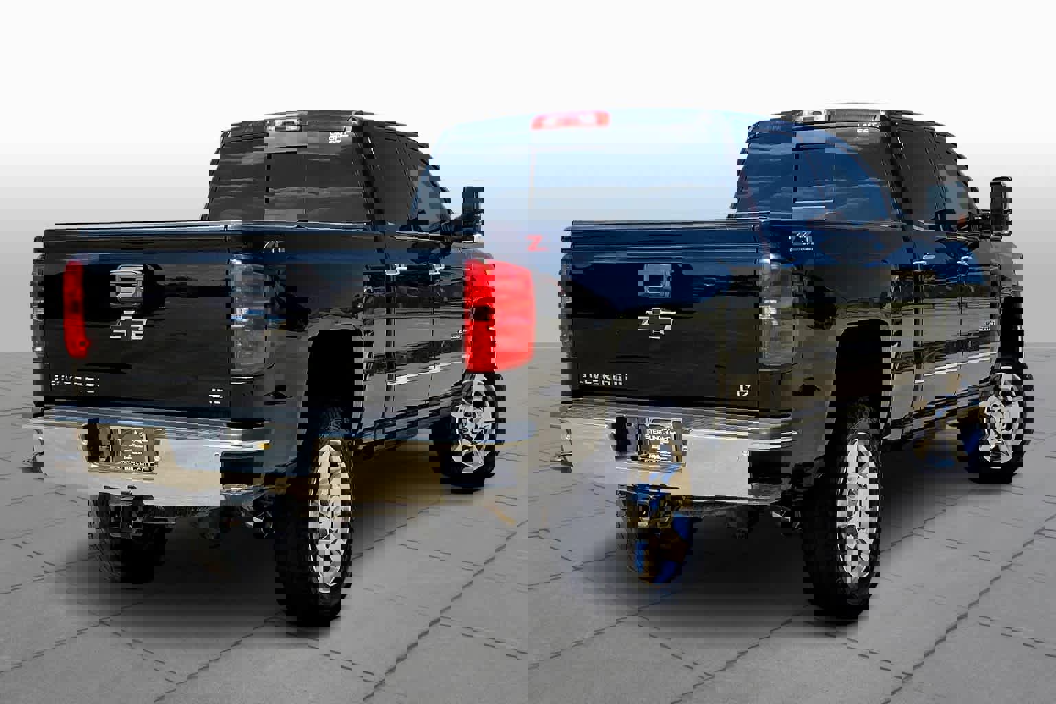 Used 2018 Chevrolet Silverado 2500 LTZ w/ Vortec Plus Package AWD/4WD image 13