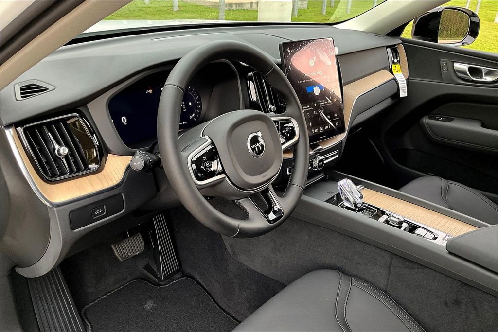 New 2026 Volvo XC60 B5 Plus w/ Protection Package Premier AWD/4WD image 24