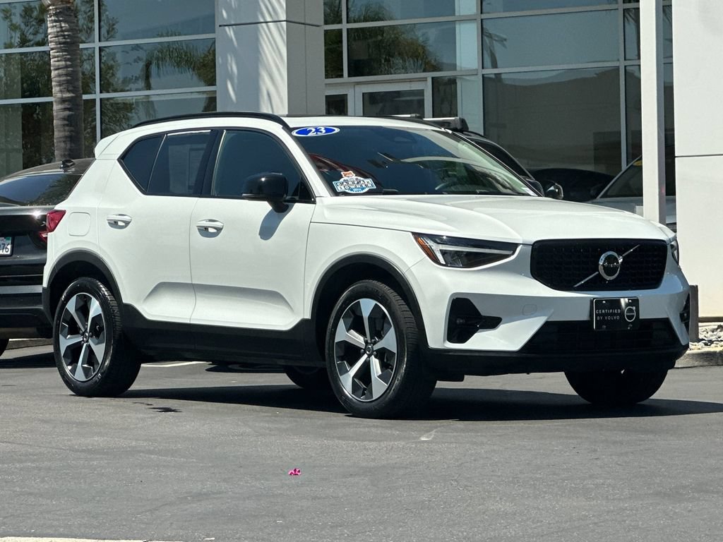 Certified 2023 Volvo XC40 B5 Plus w/ Protection Package Premier AWD/4WD image 7