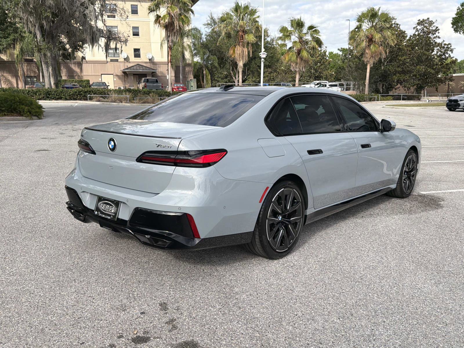 Certified 2025 BMW 760i xDrive AWD/4WD image 4