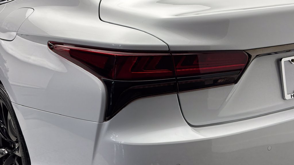 Used 2022 Lexus LS 500 F Sport AWD/4WD image 8