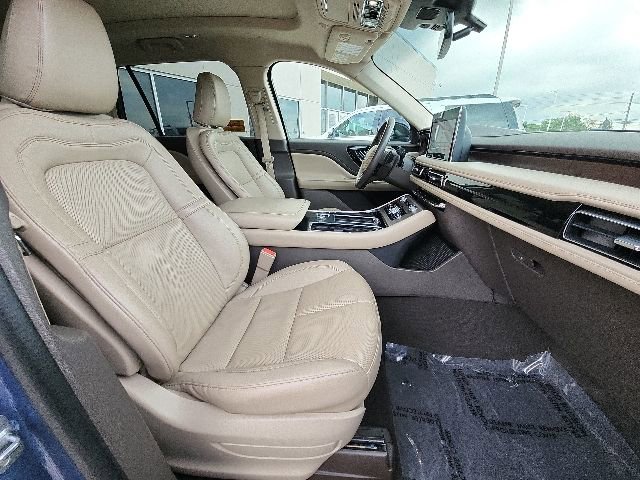 Used 2021 Lincoln Aviator Reserve w/ Elements Package Plus AWD/4WD image 6