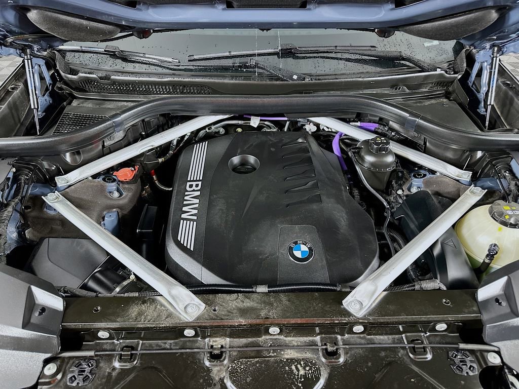 Used 2024 BMW X7 xDrive40i w/ Executive Package image 39