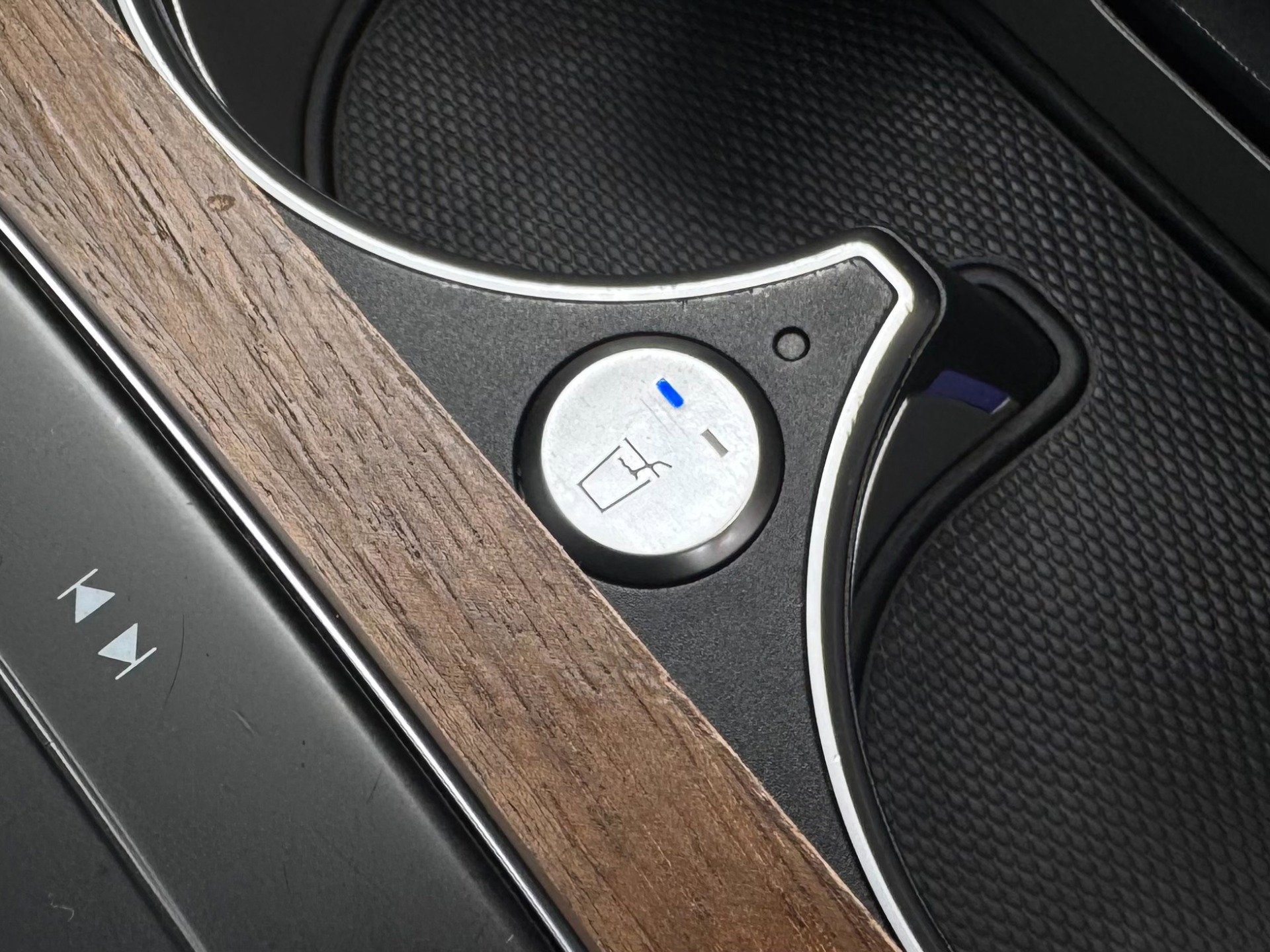 Used 2023 Mercedes-Benz Maybach GLS 600 4MATIC image 36