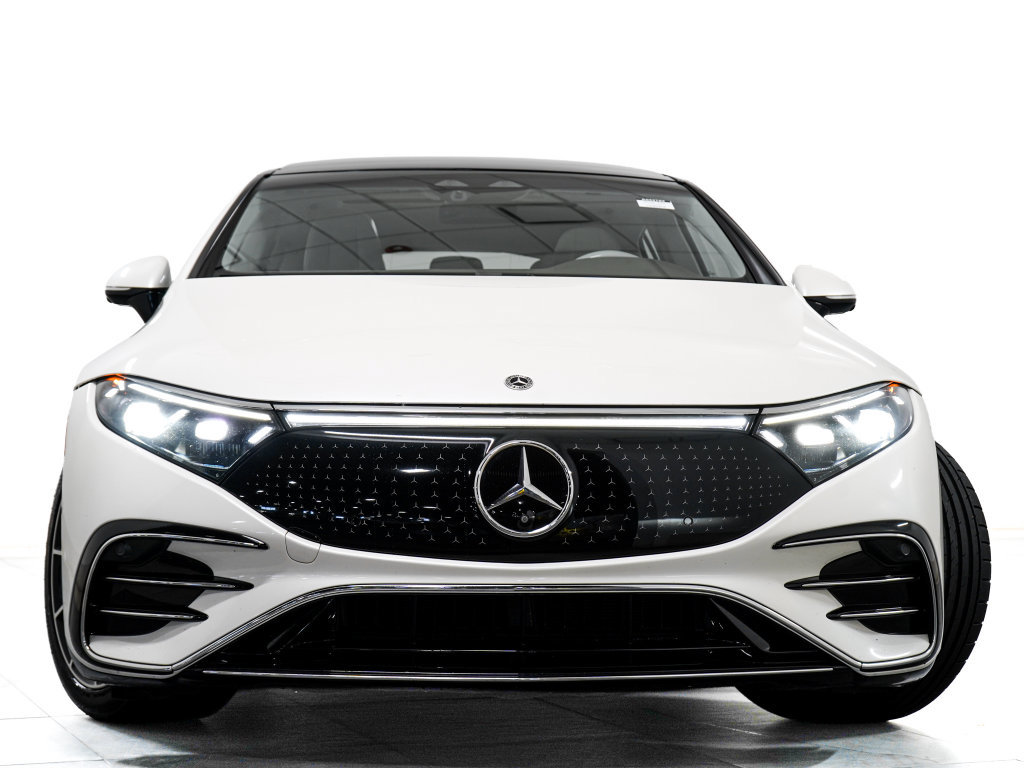 Used 2023 Mercedes-Benz EQS 580 4MATIC Sedan image 3