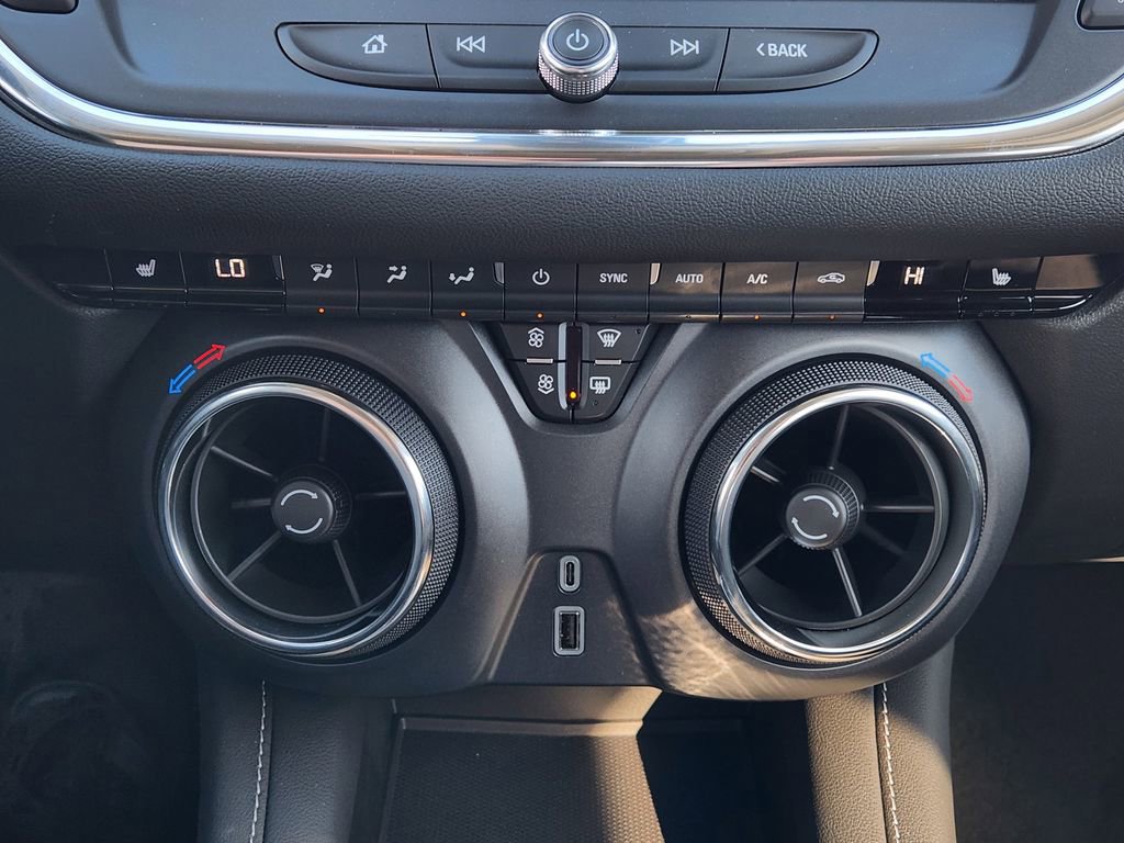 Used 2025 Chevrolet Blazer LT image 20