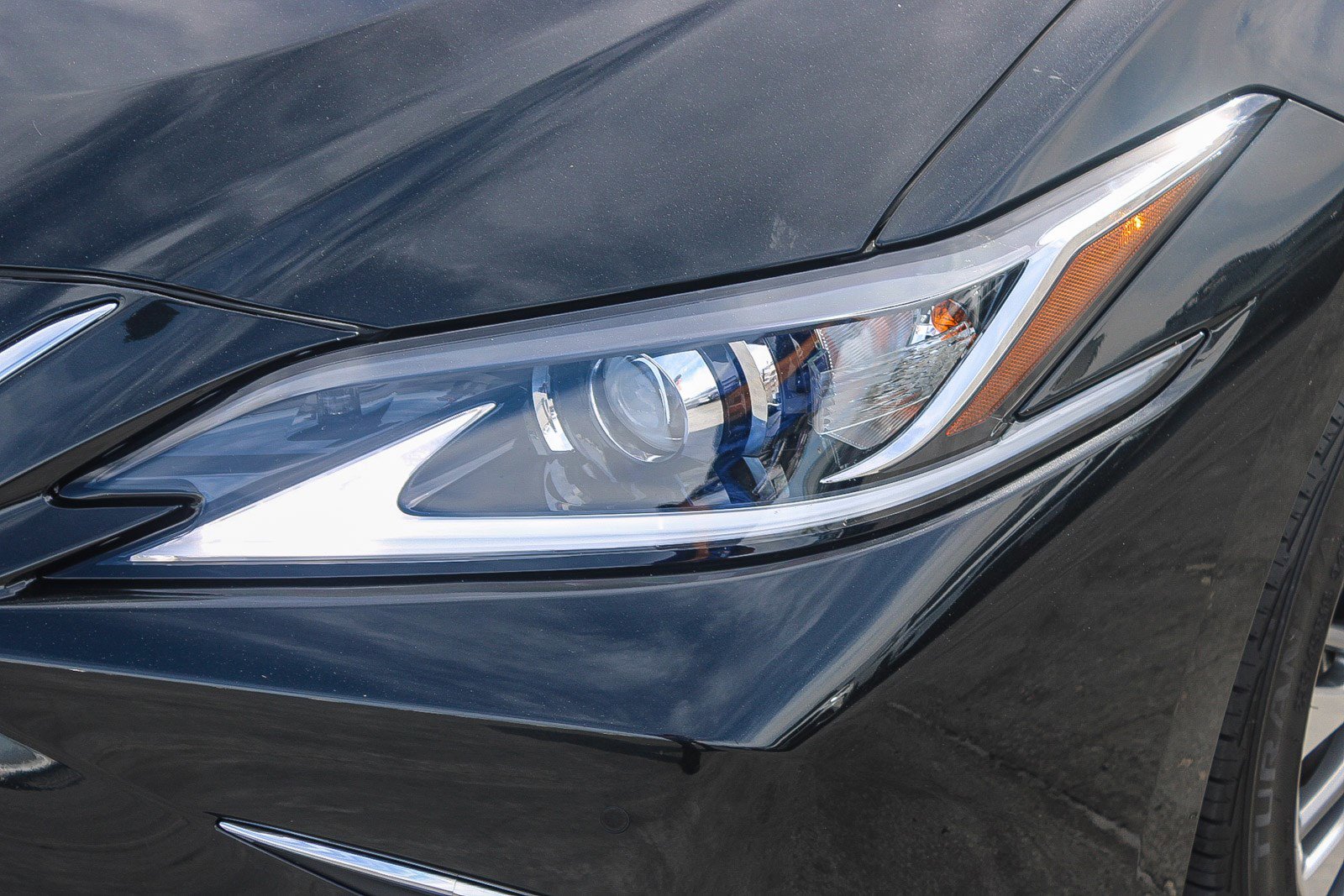 Used 2020 Lexus ES 350 w/ Premium Package image 5