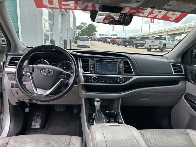 Used 2018 Toyota Highlander Limited FWD image 36