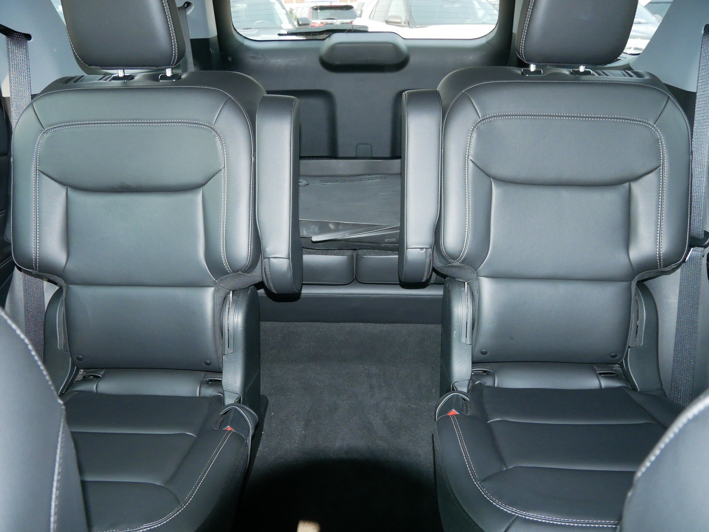 Used 2023 Ford Explorer XLT w/ Equipment Group 202A AWD/4WD image 13