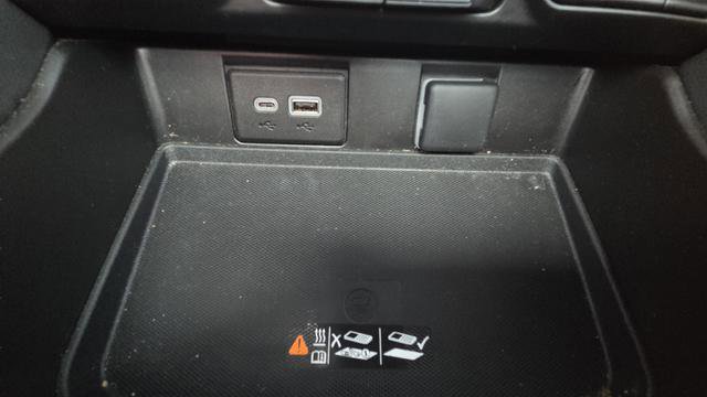 Used 2023 GMC Yukon AT4 image 37