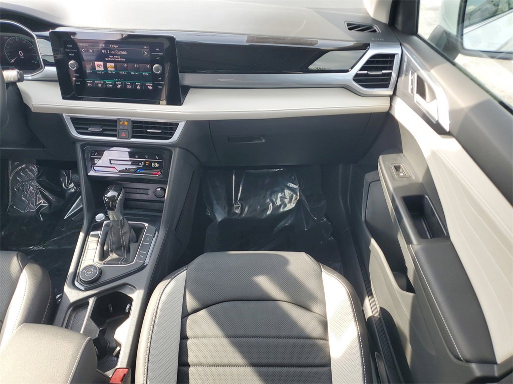 Used 2025 Volkswagen Taos SEL image 14