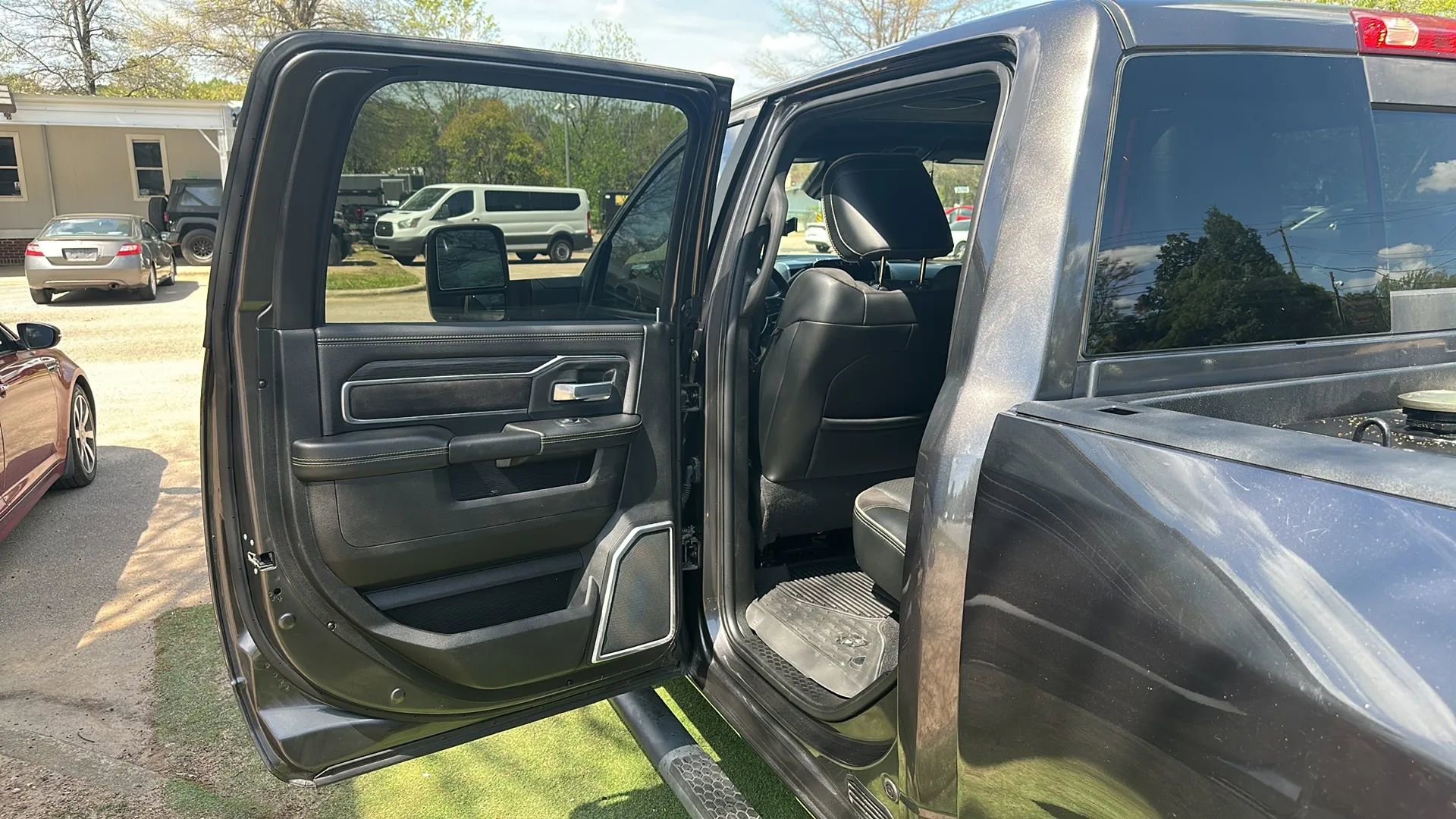 Used 2024 RAM 3500 Laramie w/ Night Edition AWD/4WD image 21