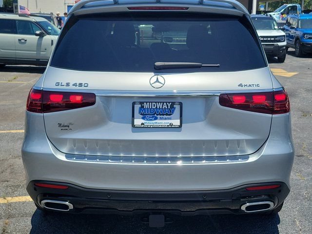 Used 2025 Mercedes-Benz GLS 450 4MATIC image 5