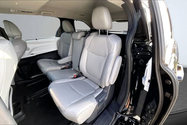 Used 2026 Toyota Sienna XLE FWD image 22