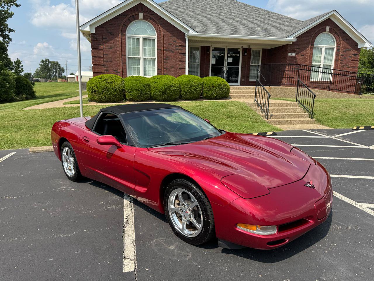 Used 2004 Chevrolet Corvette Convertible w/ Preferred Equipment Group RWD image 37