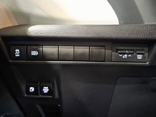 Used 2025 Toyota Sienna XLE w/ XLE Plus Package AWD/4WD image 18
