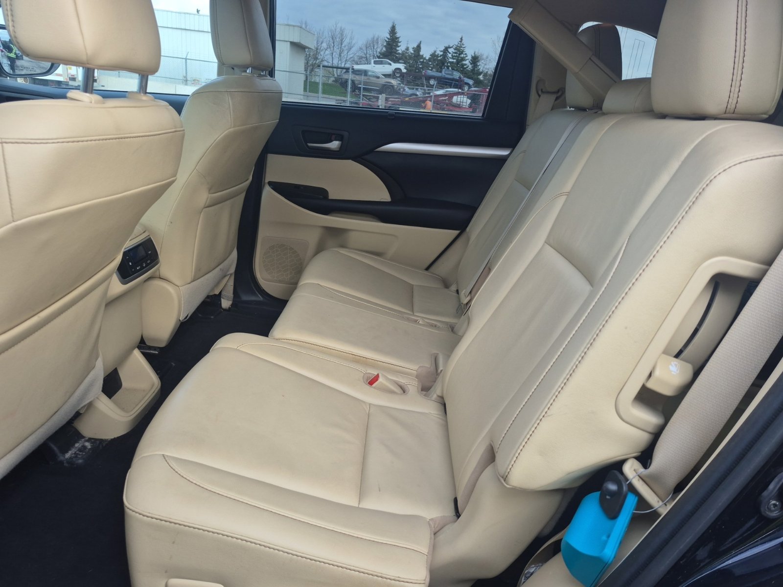 Used 2019 Toyota Highlander XLE AWD/4WD image 10