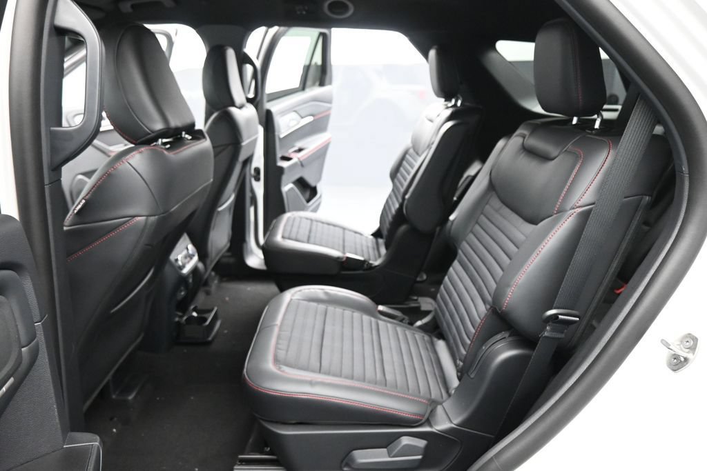New 2026 Ford Explorer ST-Line w/ ST-Line Street Pack RWD image 18