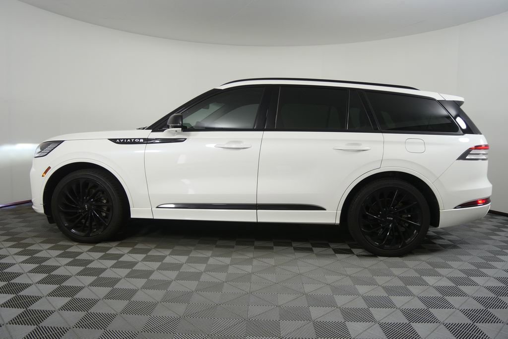 Used 2025 Lincoln Aviator Reserve w/ Jet Appearance Package image 6