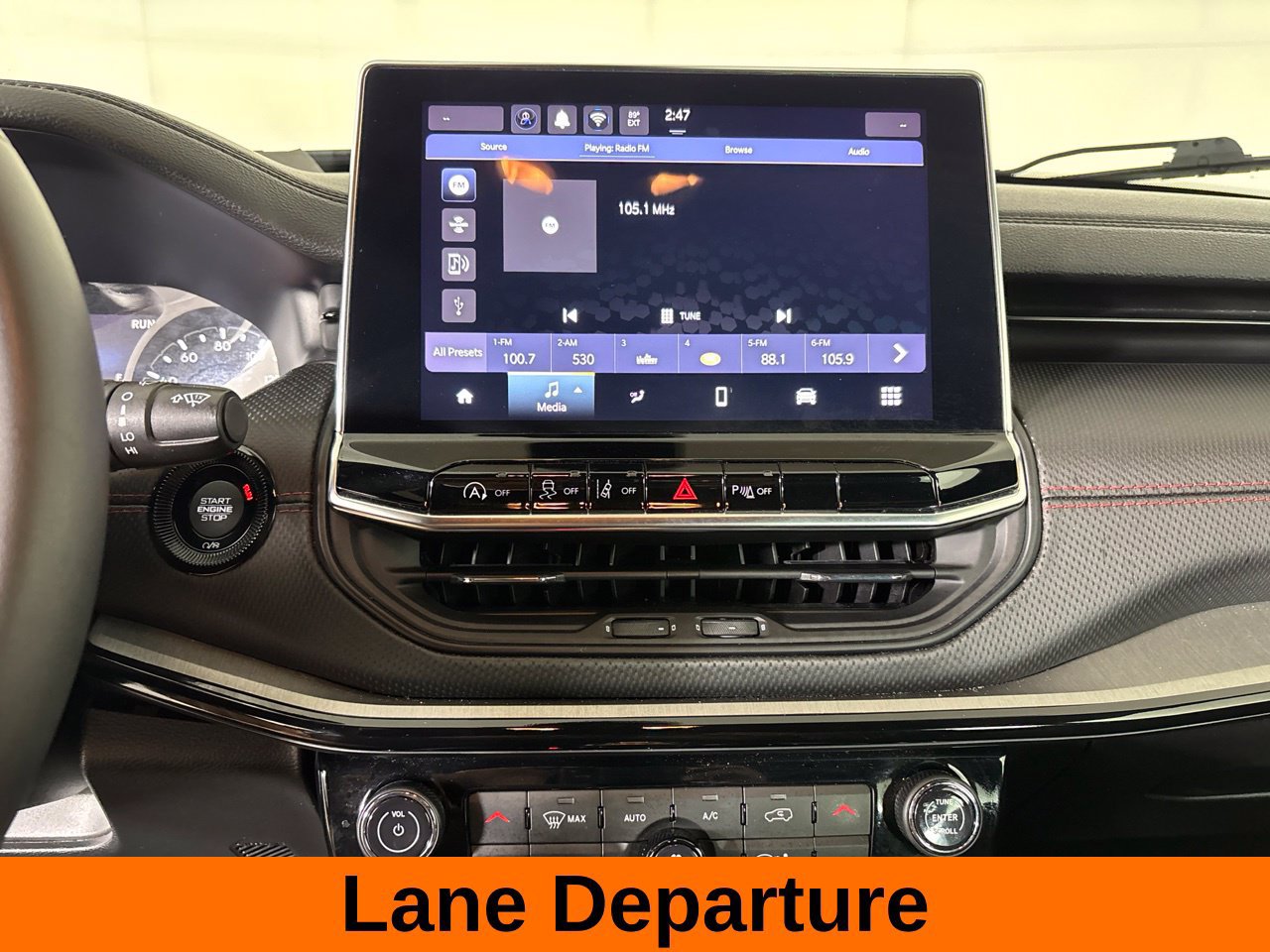 Used 2025 Jeep Compass Trailhawk AWD/4WD image 16