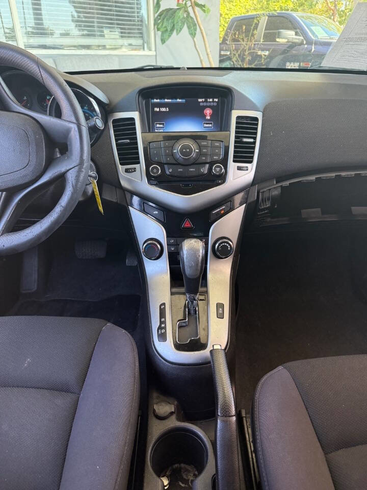 Used 2015 Chevrolet Cruze LT image 10