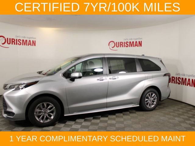 Used 2024 Toyota Sienna LE AWD/4WD image 4