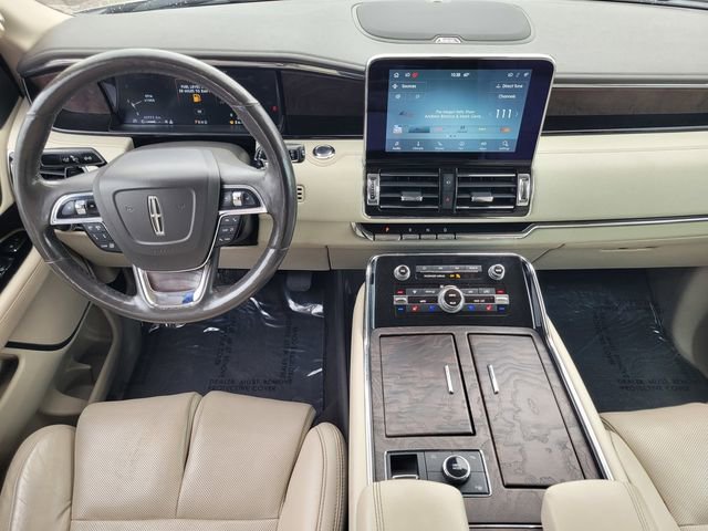 Used 2020 Lincoln Navigator Reserve image 13