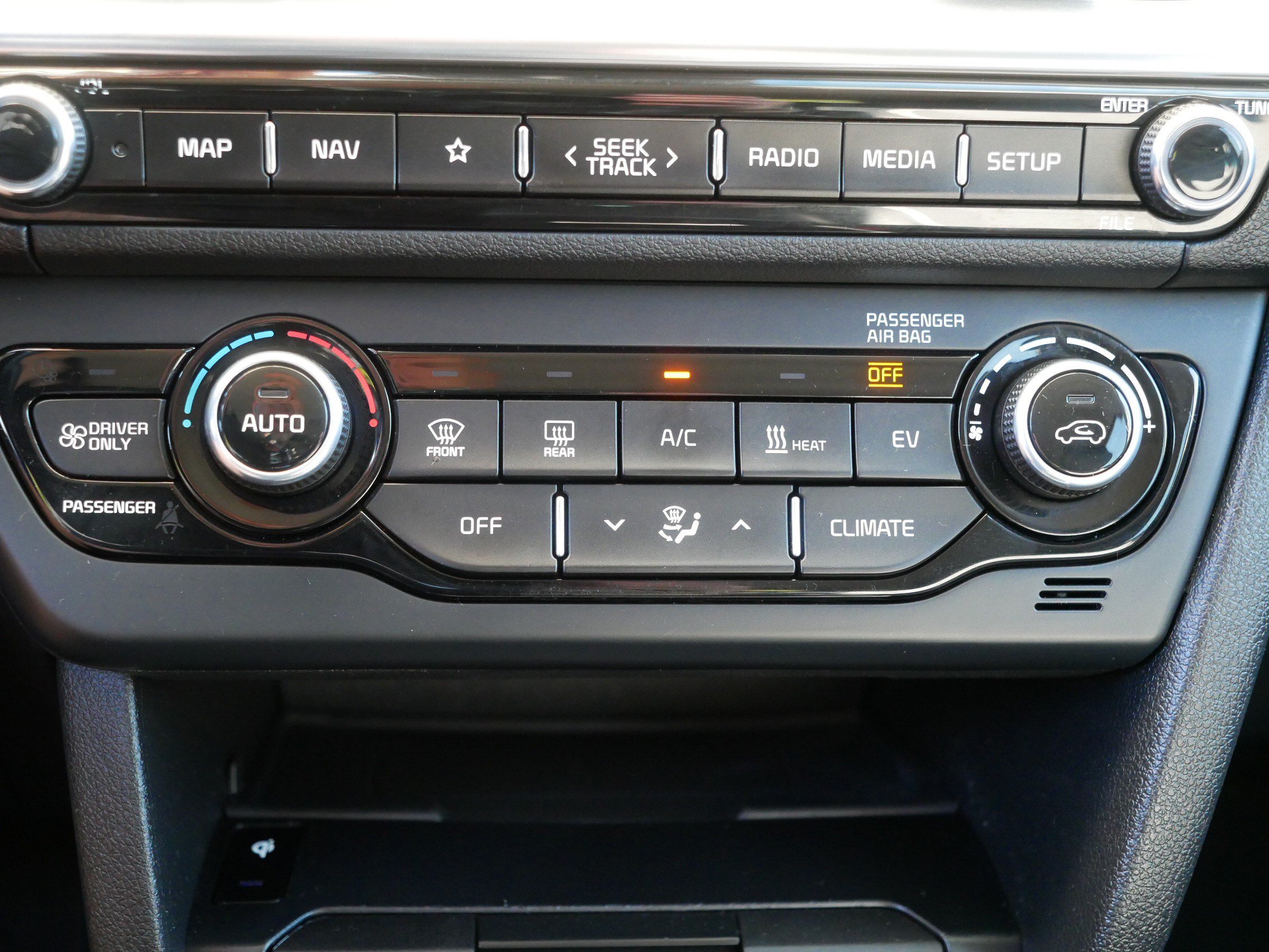 Used 2022 Kia Niro EX w/ Cold Weather Package FWD image 23