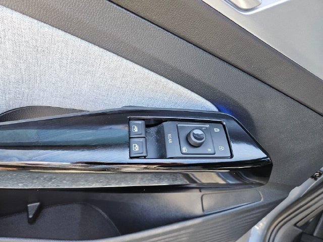 Used 2023 Volkswagen ID.4 Pro AWD/4WD image 24