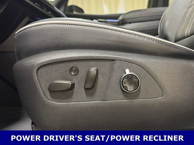 Used 2025 Buick Enclave Avenir w/ Super Cruise Package image 16
