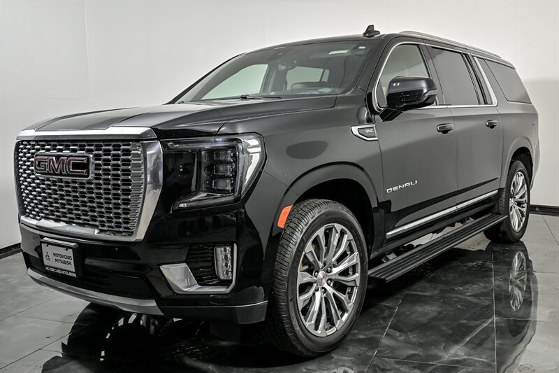 Used 2021 GMC Yukon XL Denali w/ Denali Premium Package AWD/4WD image 5