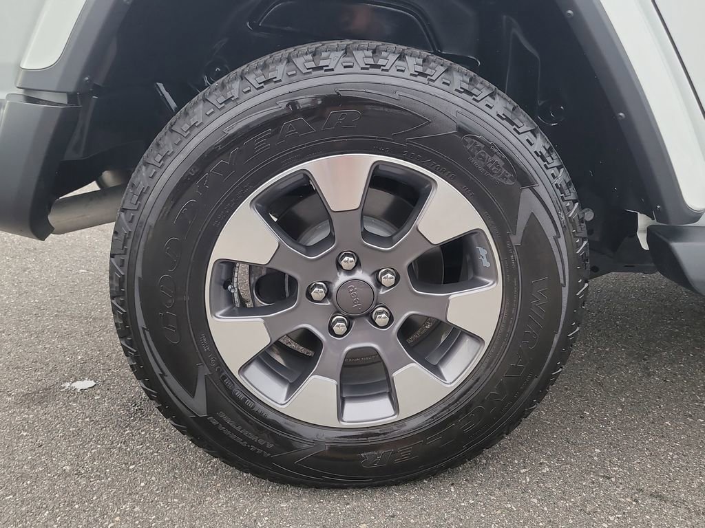 Certified 2023 Jeep Wrangler Sahara w/ Cold Weather Group image 5