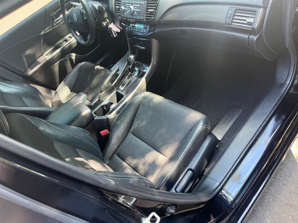Used 2017 Honda Accord Sport image 32