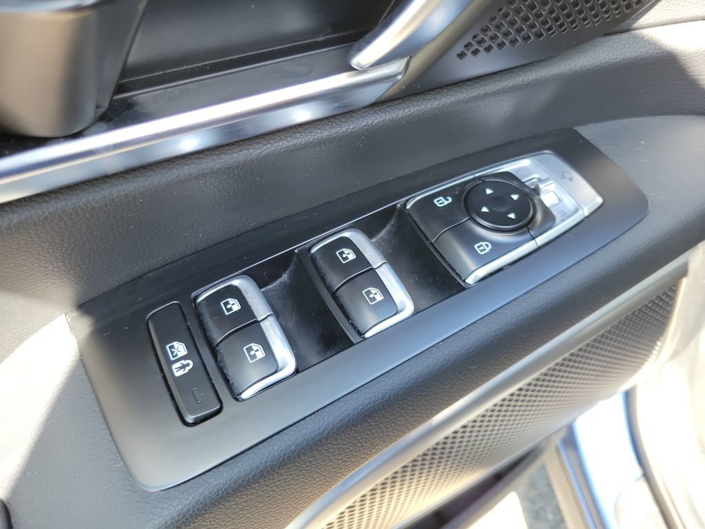 Certified 2023 Kia Telluride EX w/ EX Captain's Chair Package FWD image 17